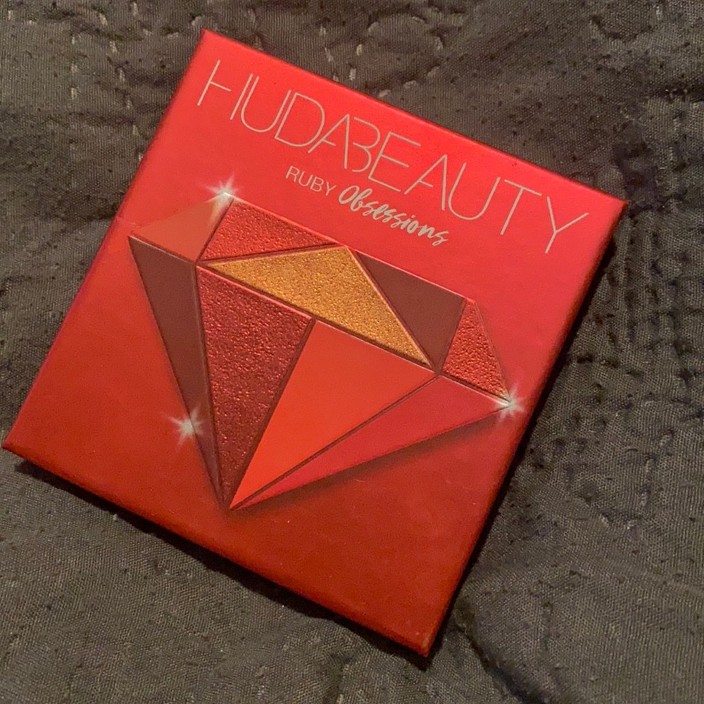 HUDA BEAUTY RUBY obsessions